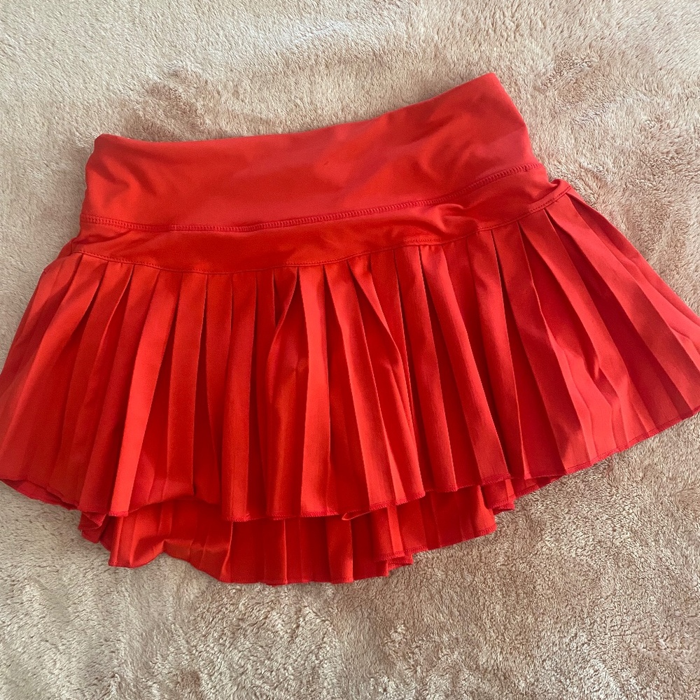 Gold Hinge red skirt size M